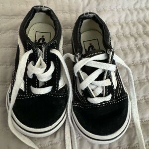 BLACK TODDLER VANS - SZ 5